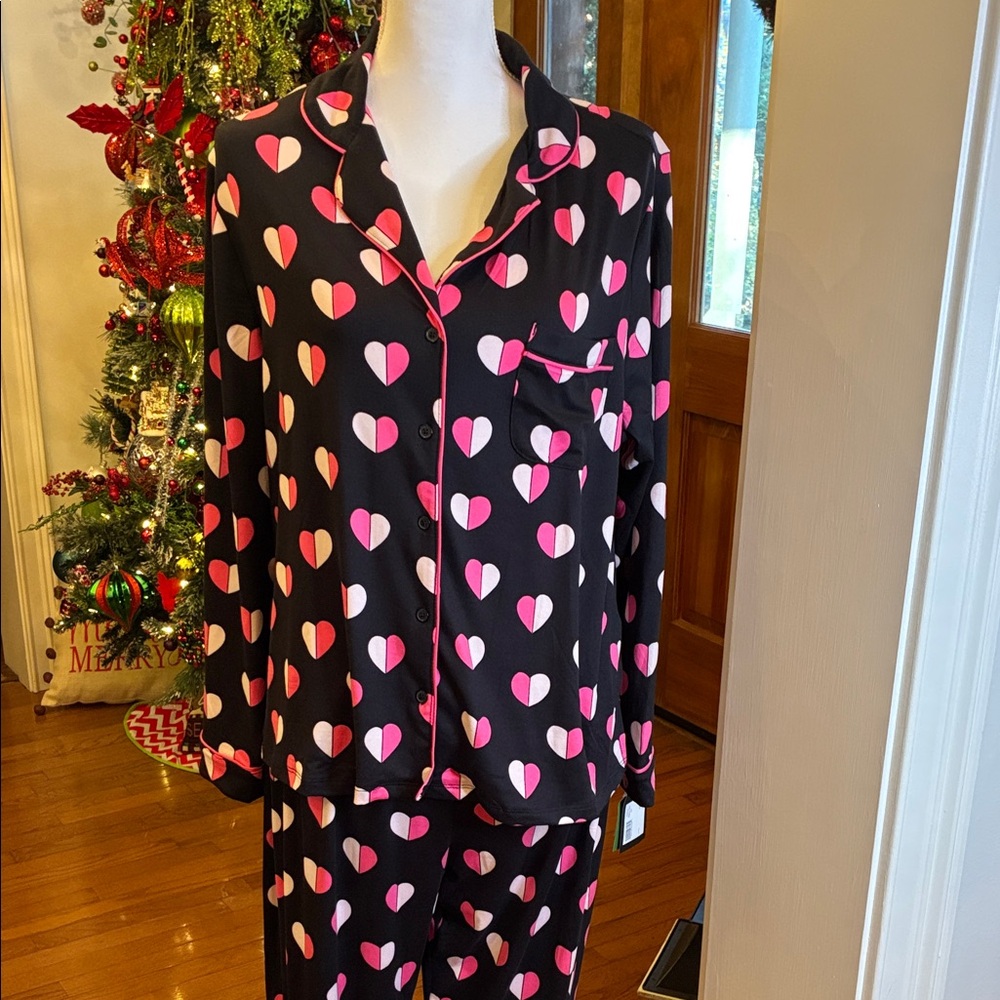 kate spade Black and Pink Heart 🩷 Pajama Set with Pink Piping Valentine’s Day